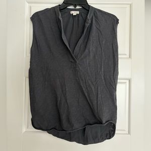 Gap charcoal gray Tee